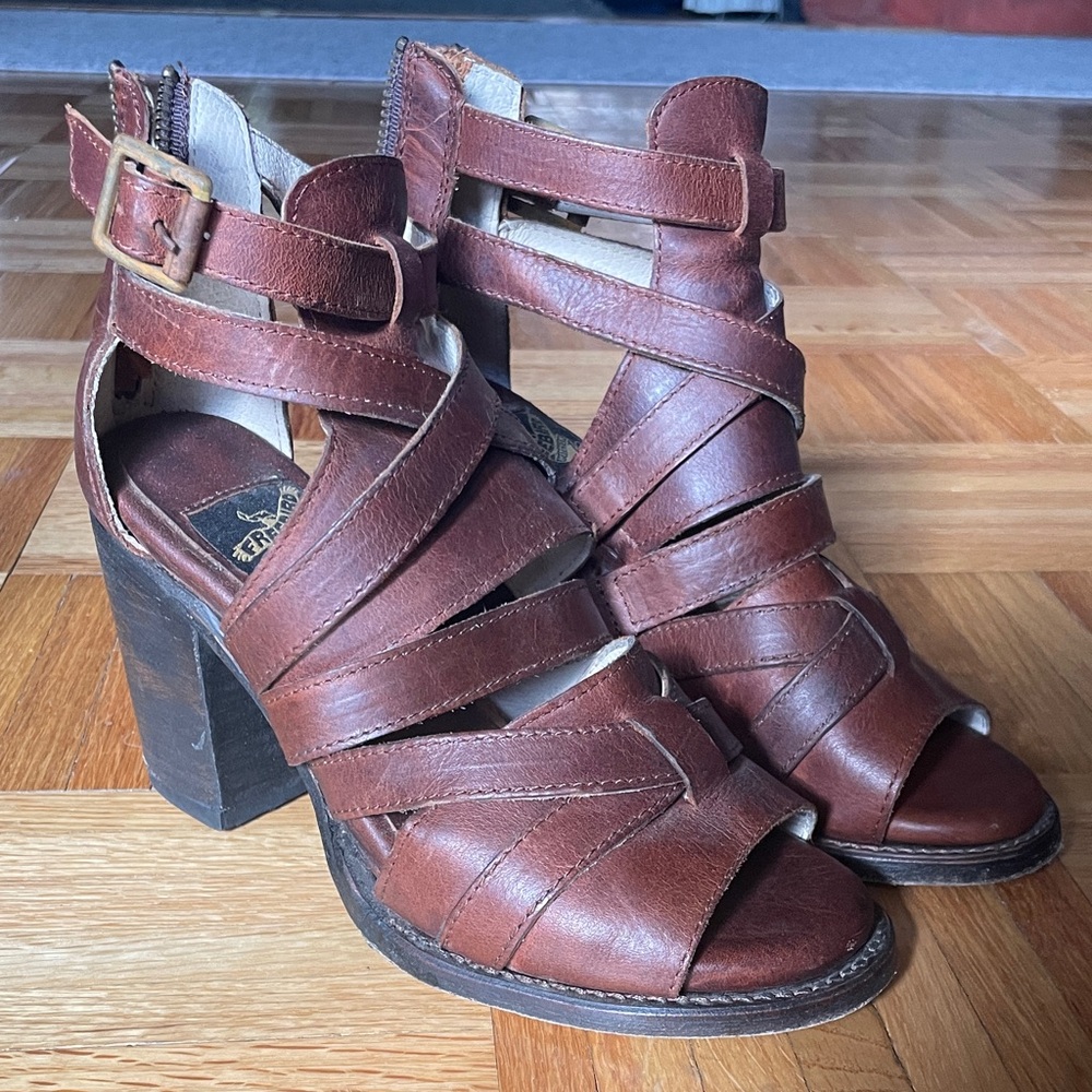 Freebird Dark Brown Strappy Sandals - Picture 5 of 5